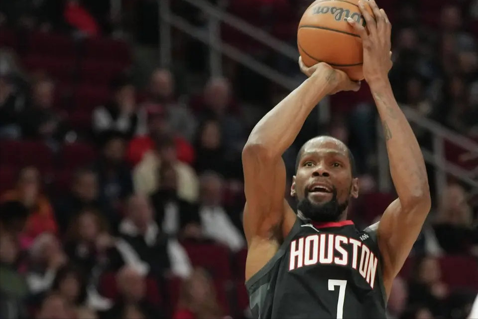 开云官网-60个篮板还是输了！火箭队进攻持续低迷，被亚历山大嘲讽排名！