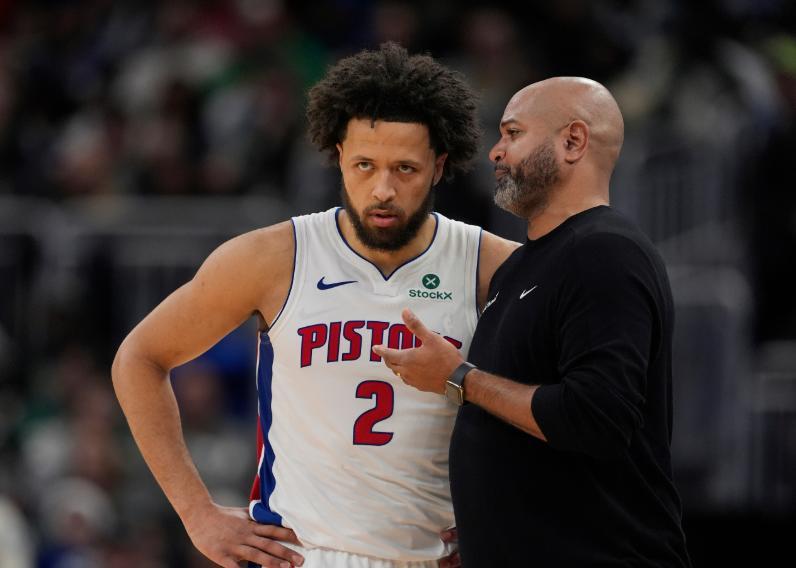 开云平台-坎宁安29+7+11杜伦两双,班凯罗尴尬准三双,活塞逆转魔术夺3连胜