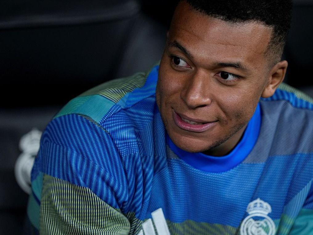 开云直播-姆巴佩膝盖扭伤,还要坚持参加世界杯?或成下个卡卡和乌姆蒂蒂?