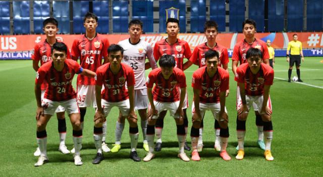 开云官网-海港出局后如何安置二线球员 不想一年只踢一场球