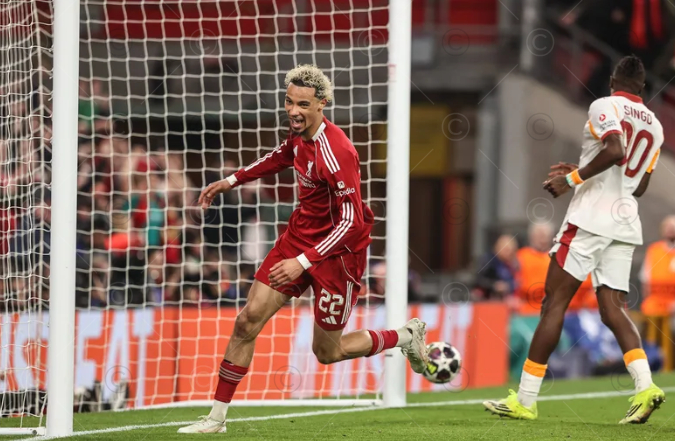 开云大陆-罗杰斯转会抉择面临关键考验 曼联与切尔西并非最佳去处|维拉|摩根-罗杰斯|阿斯顿维拉|球员|豪门_新浪体育_新浪新闻